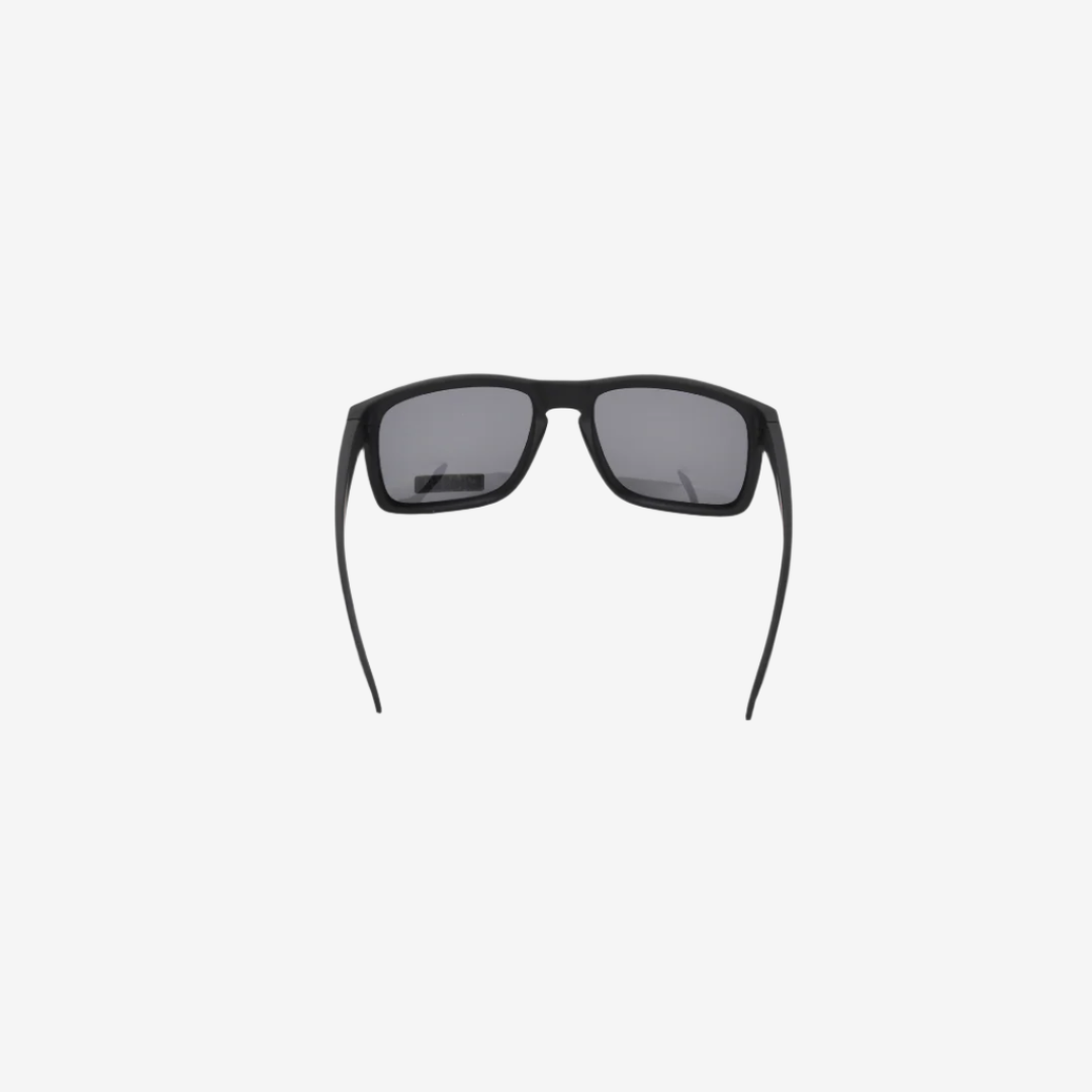 Black Polarised